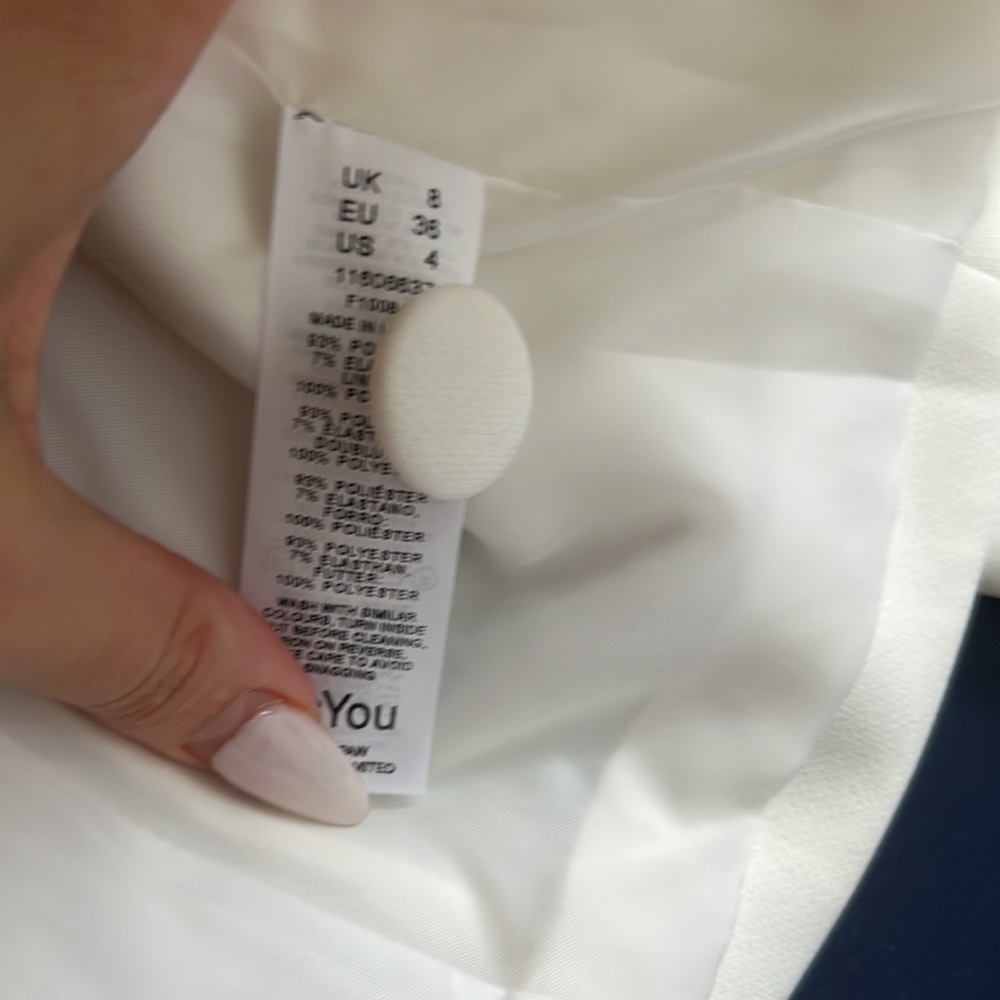 ASYOU Cropped Double Breasted Blazer in White - Picture 6 of 8